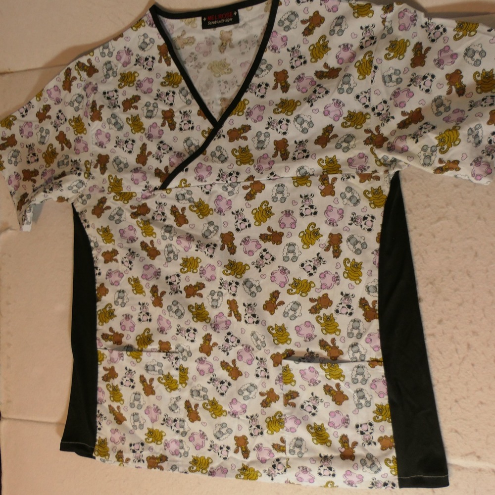 Melrose Womens Scrub Top XL White Animals Farmhouse Medical Healthcare Uniform